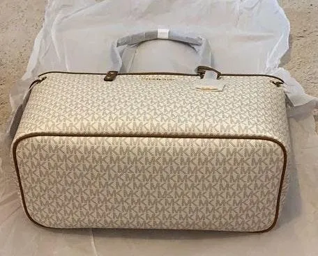 Michael Kors Vanilla Large Drawstring - Image 5