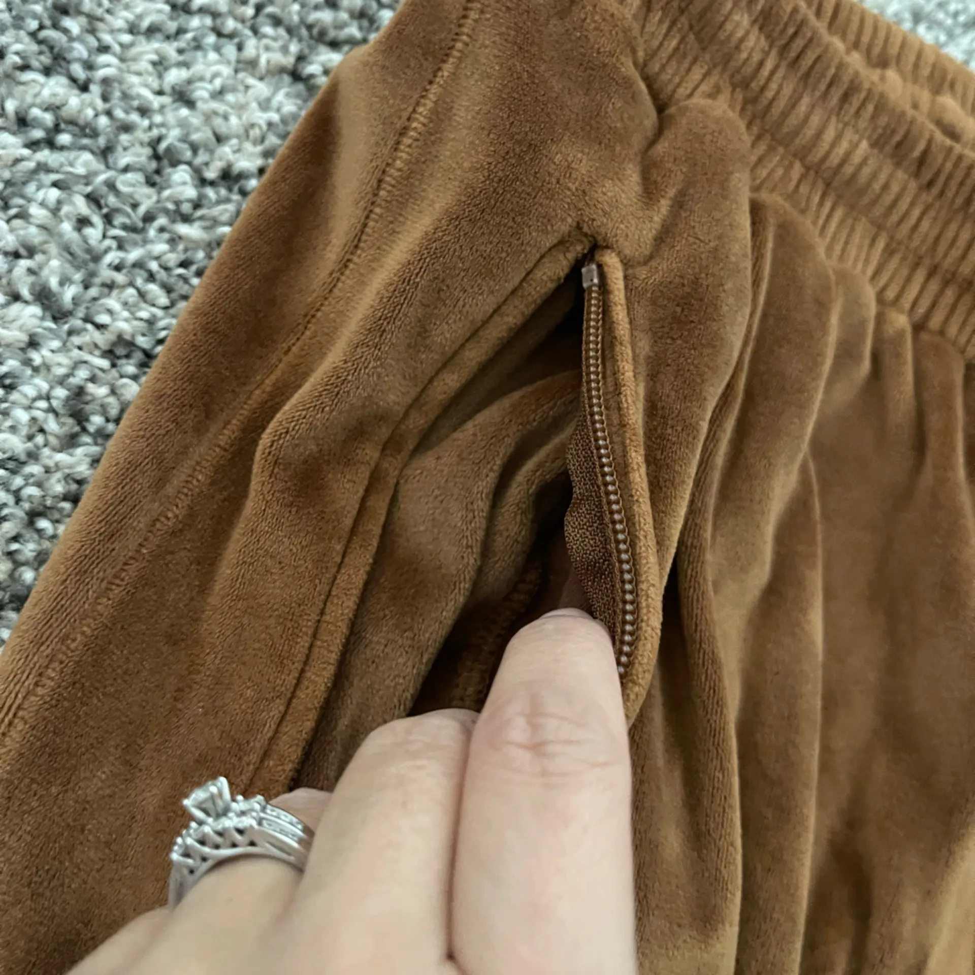 Women’s Skims Velour Copper Brown Cropped Hoodie and Joggers Sweatsuit Set Sz M - Image 5