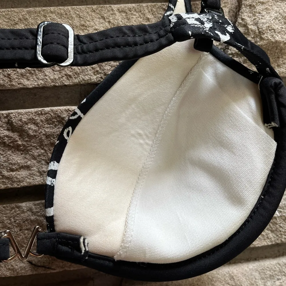 Vintage VENUS Swimwear Bikini Black White Scroll Print Y2K 34b top Medium Bottom - Image 6