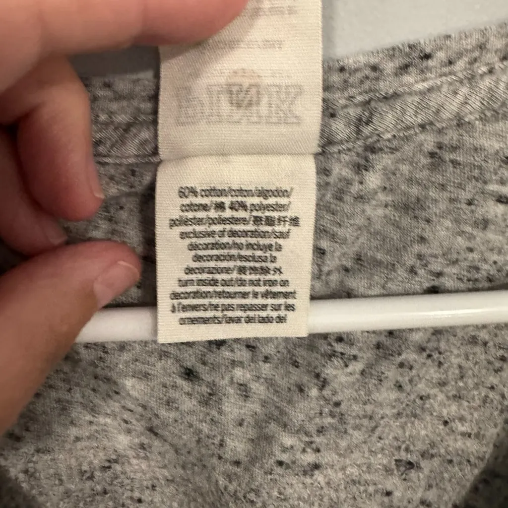 PINK Victoria's Secret Gray V-Neck Tee Shirt Women's Size Small Silver Sequin Dog - Image 6