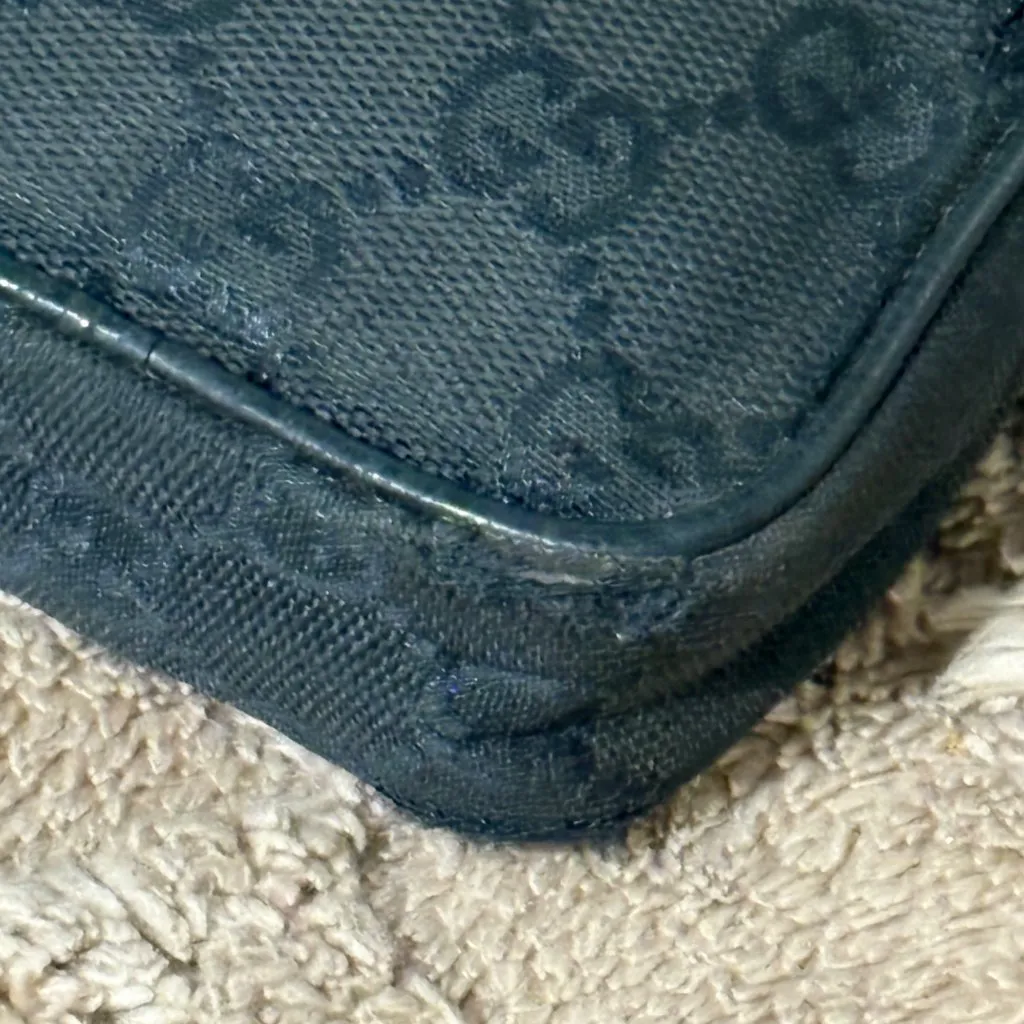 Gucci Black GG Monogram Canvas Small Pouch Bag Zipper Closure Logo Plate - Image 6