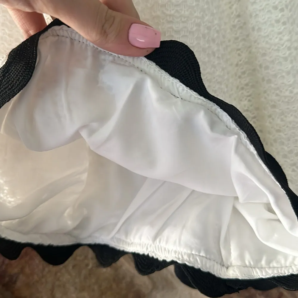 Commense Contrast Trim V - Image 8