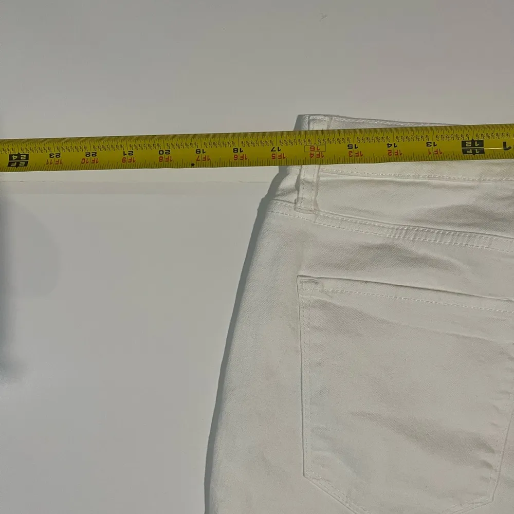 DKNY White Bermuda Shorts Classic Cotton Blend - Image 2