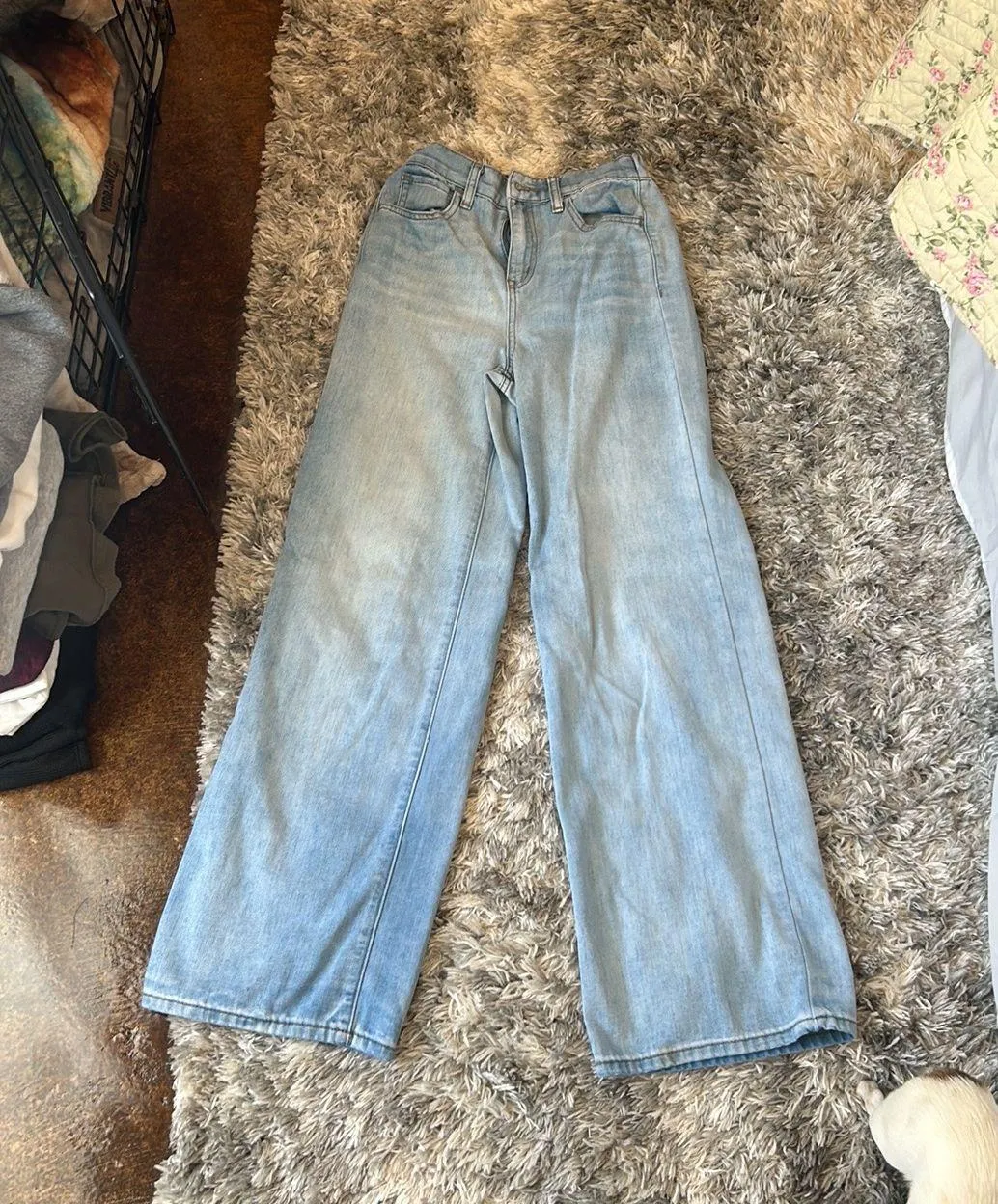 women’s high waisted, wide leg jeans Size 25 - Image 3