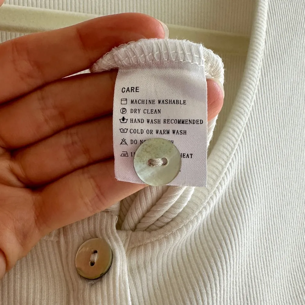 MangoPop Button Down Ribbed Long Sleeved Scoopneck Bodysuit, Size Large, White - Image 13