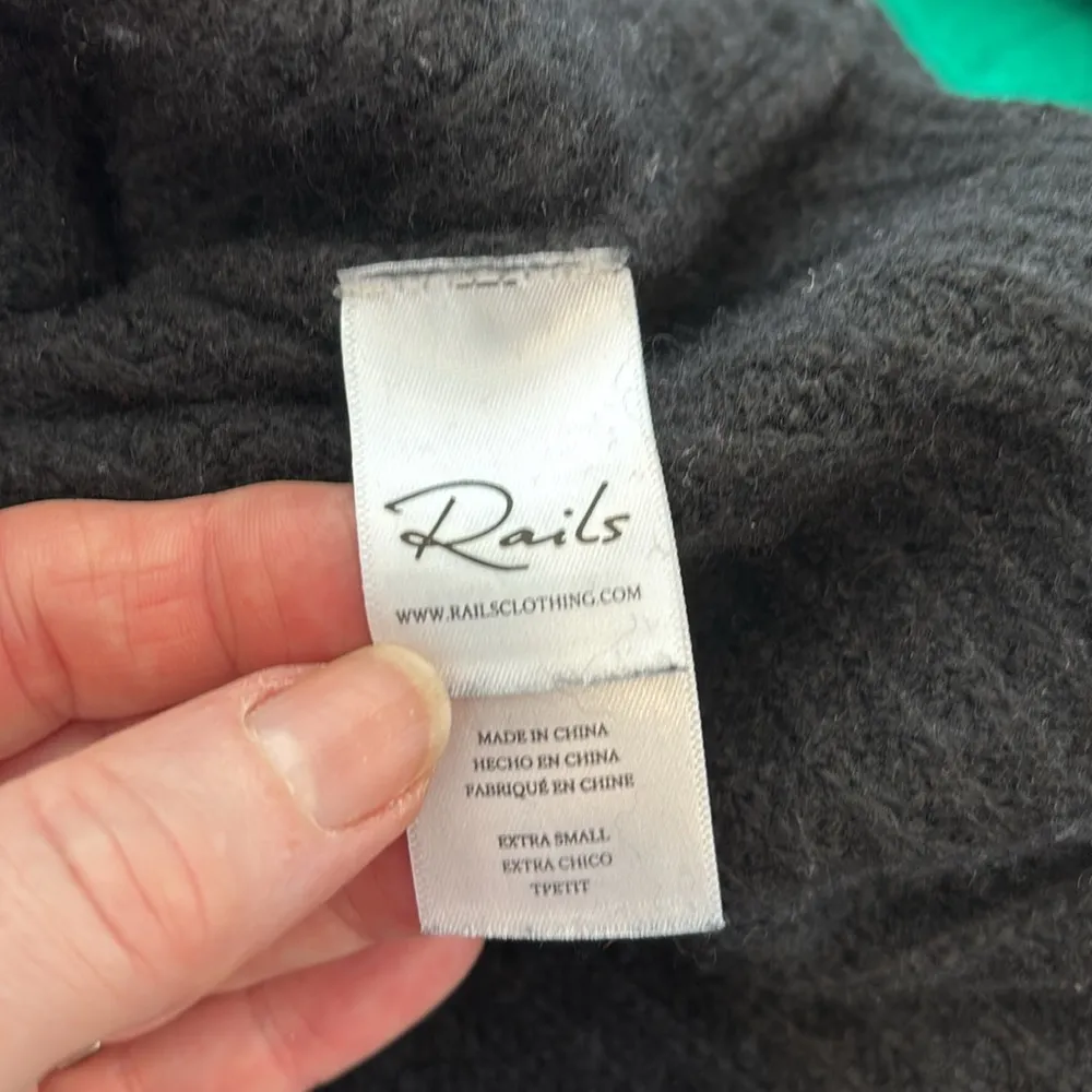 Rails Black cashmere and lambswool Turtleneck long sleeve relaxed fit sweater - Image 7