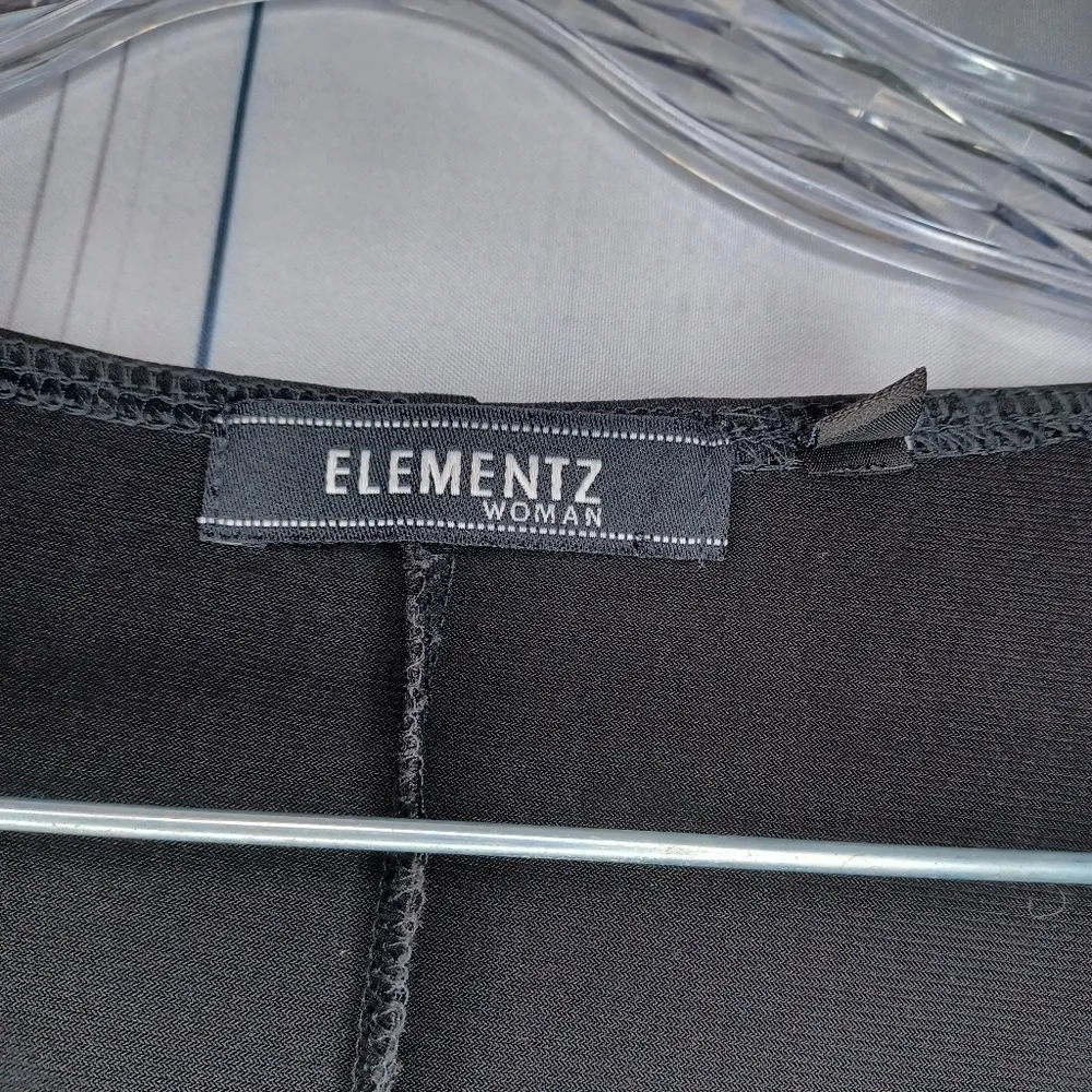 Elementz woman v-neck 3/4 sleeve black dress - Image 2