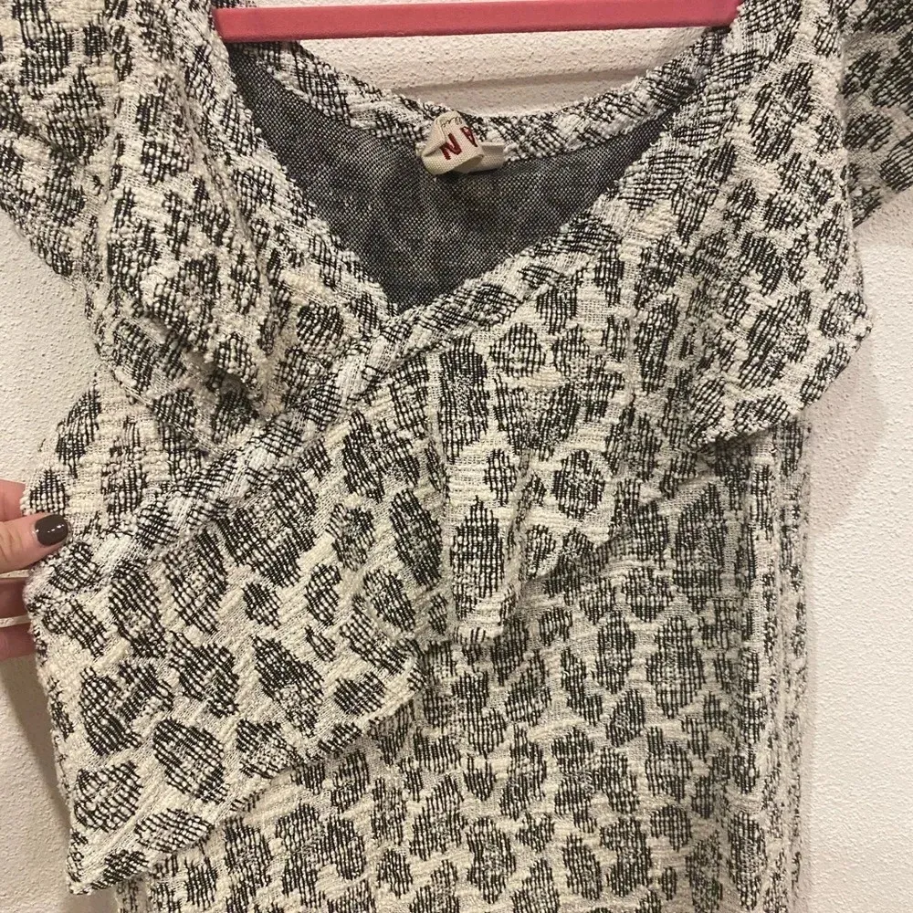 Anthropologie  Dolan Savannah Blouse Size Medium EUC - Image 3