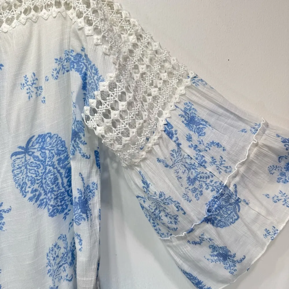 White & Blue Boho Floral Gauzy Crochet Lace Bell Sleeve Blouse by Zac & Rachel - Image 3