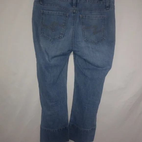 Apt.9 8 Medium Blue Capri Jeans - Image 2