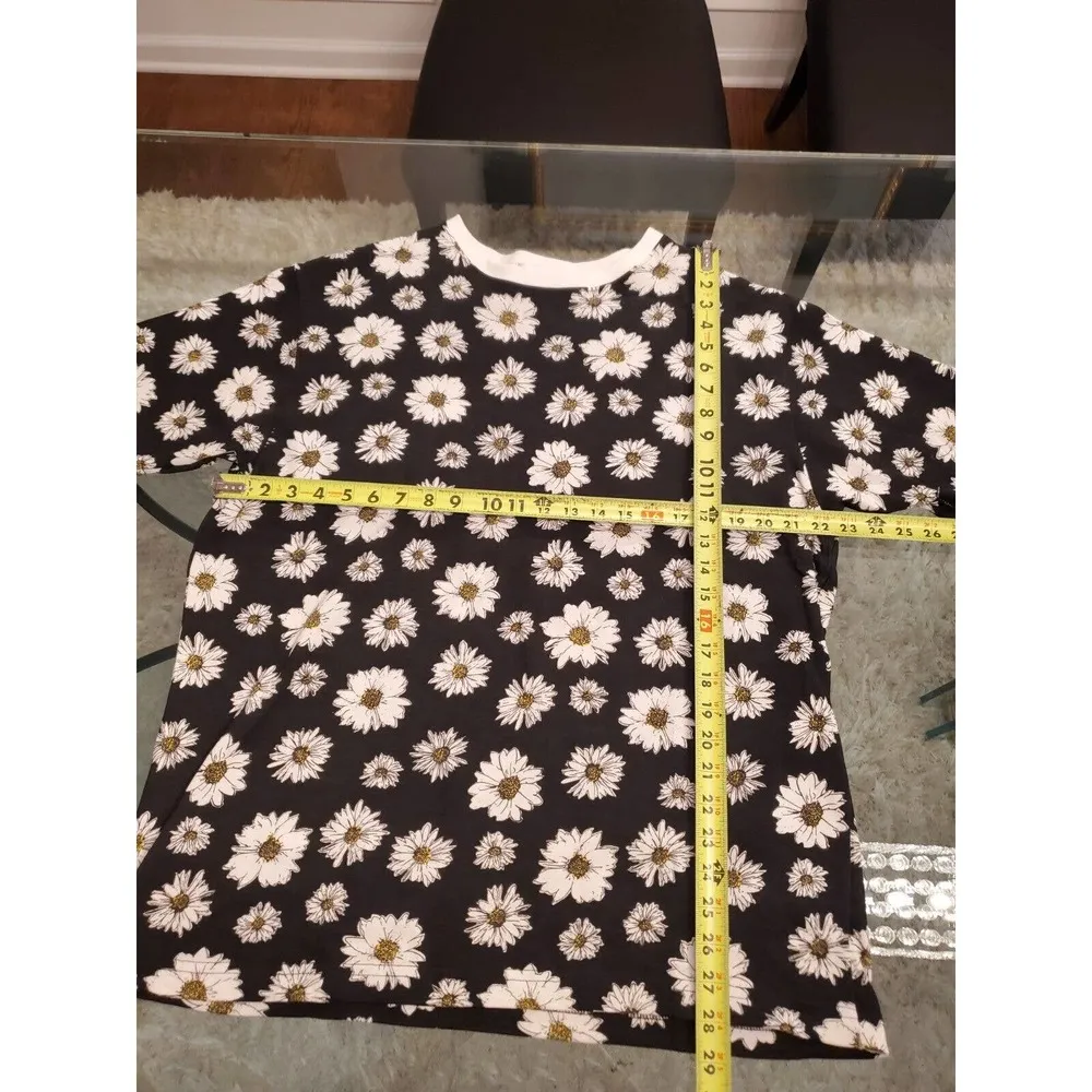 Pacific Cove Sunflower Round Neck Half Sleeve Blouse & Shorts 2 Pc's Set L Size L - Image 9