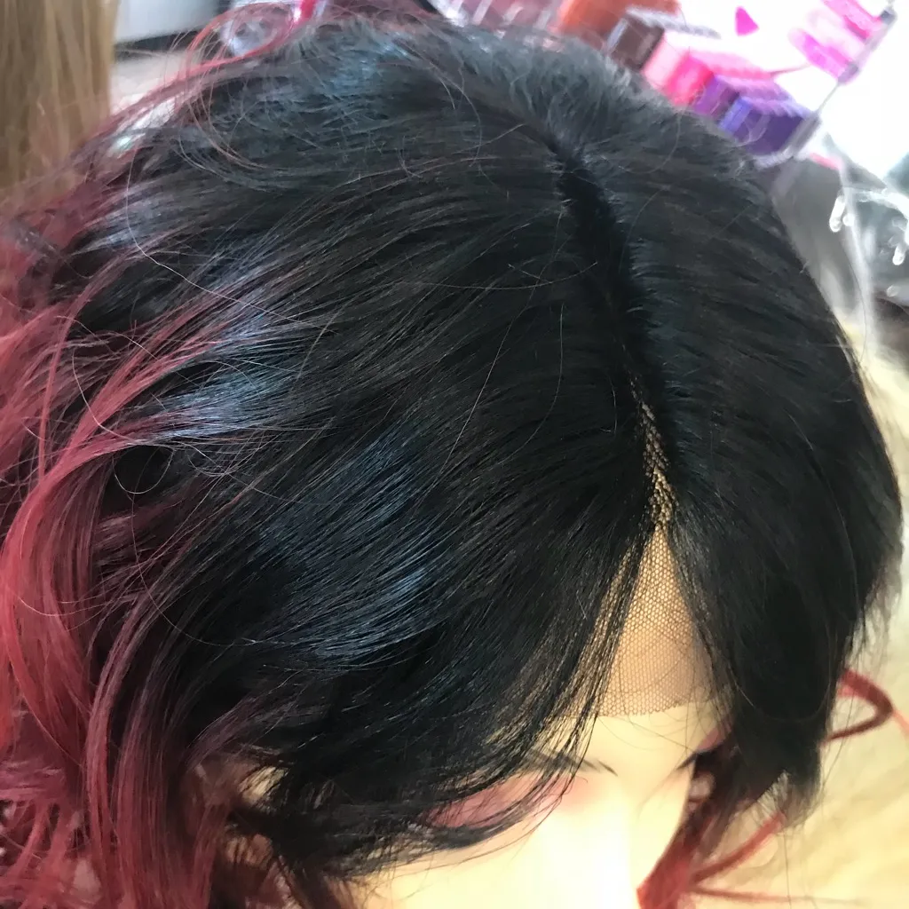 Short Curly middle Part ombré wig - Image 6