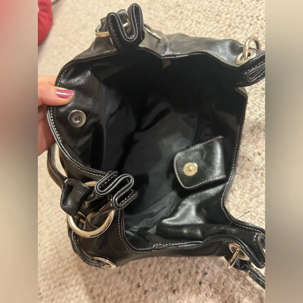 Elegant Black Women's Handbag - Image 4