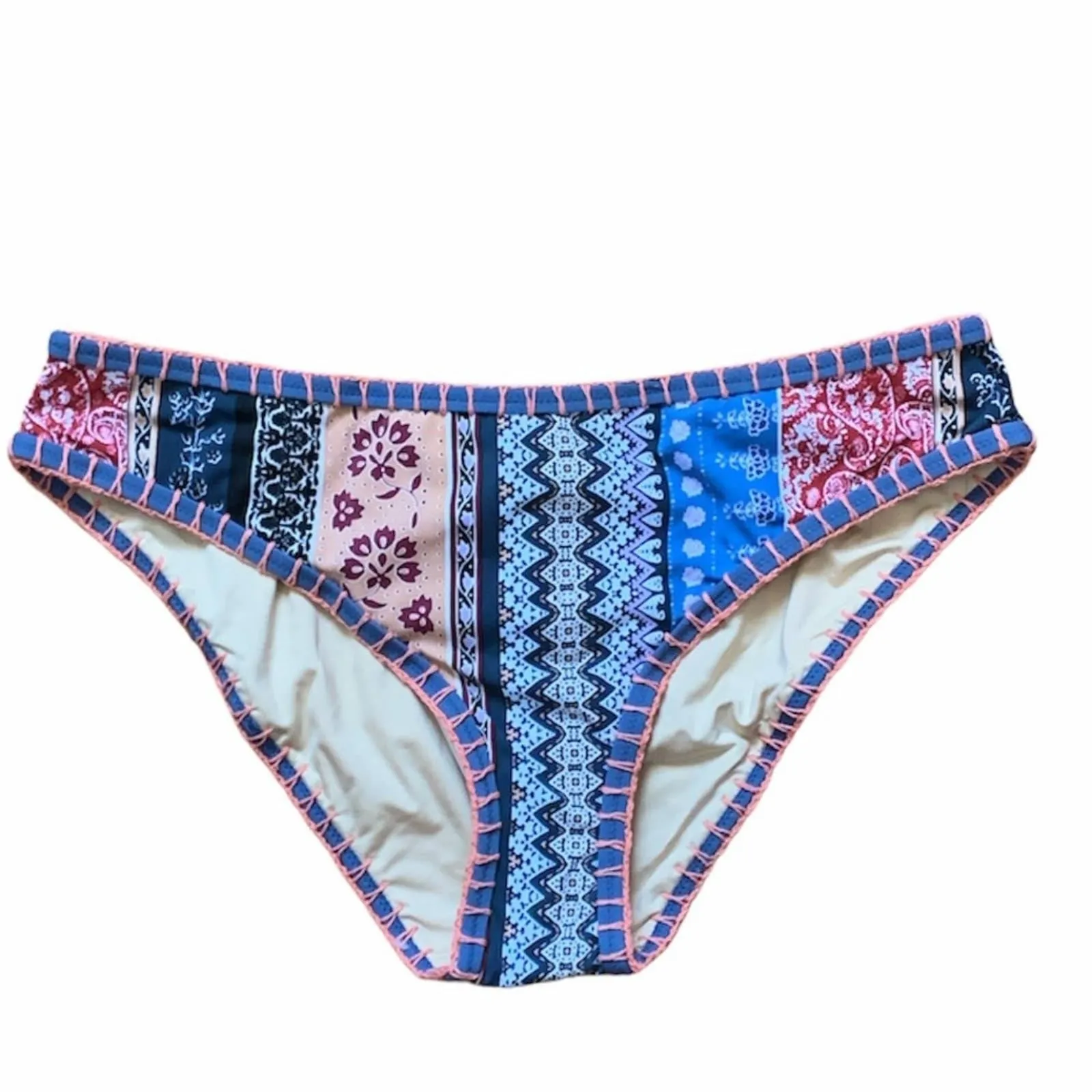 MINKPINK Boho Lily Keyhole Bikini Bottom NWT size Medium - Image 3