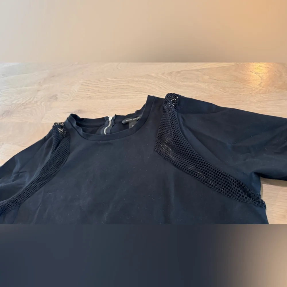 Banana Republic womens longsleeve mesh insert black shirt size XL - Image 2