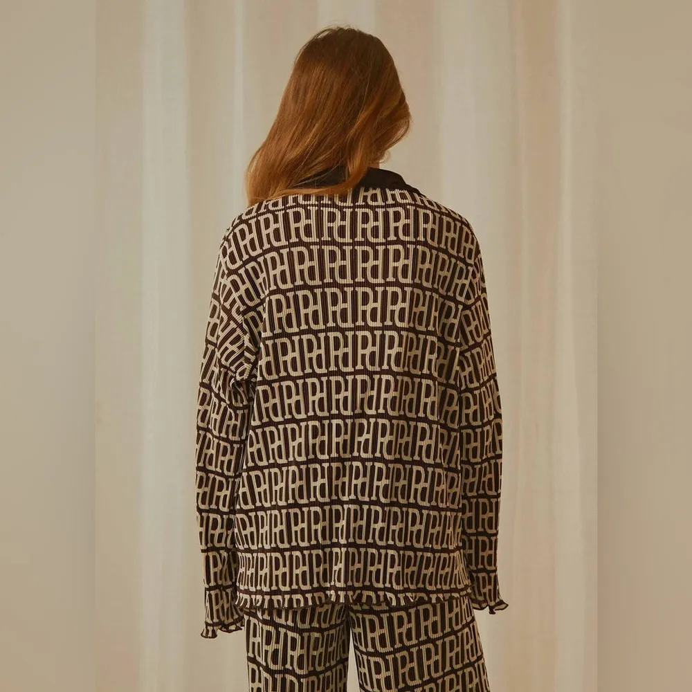 NWOT Peppermayo Change of Pace Logo Mania Blouse in Brown/White Size 2 - Image 3