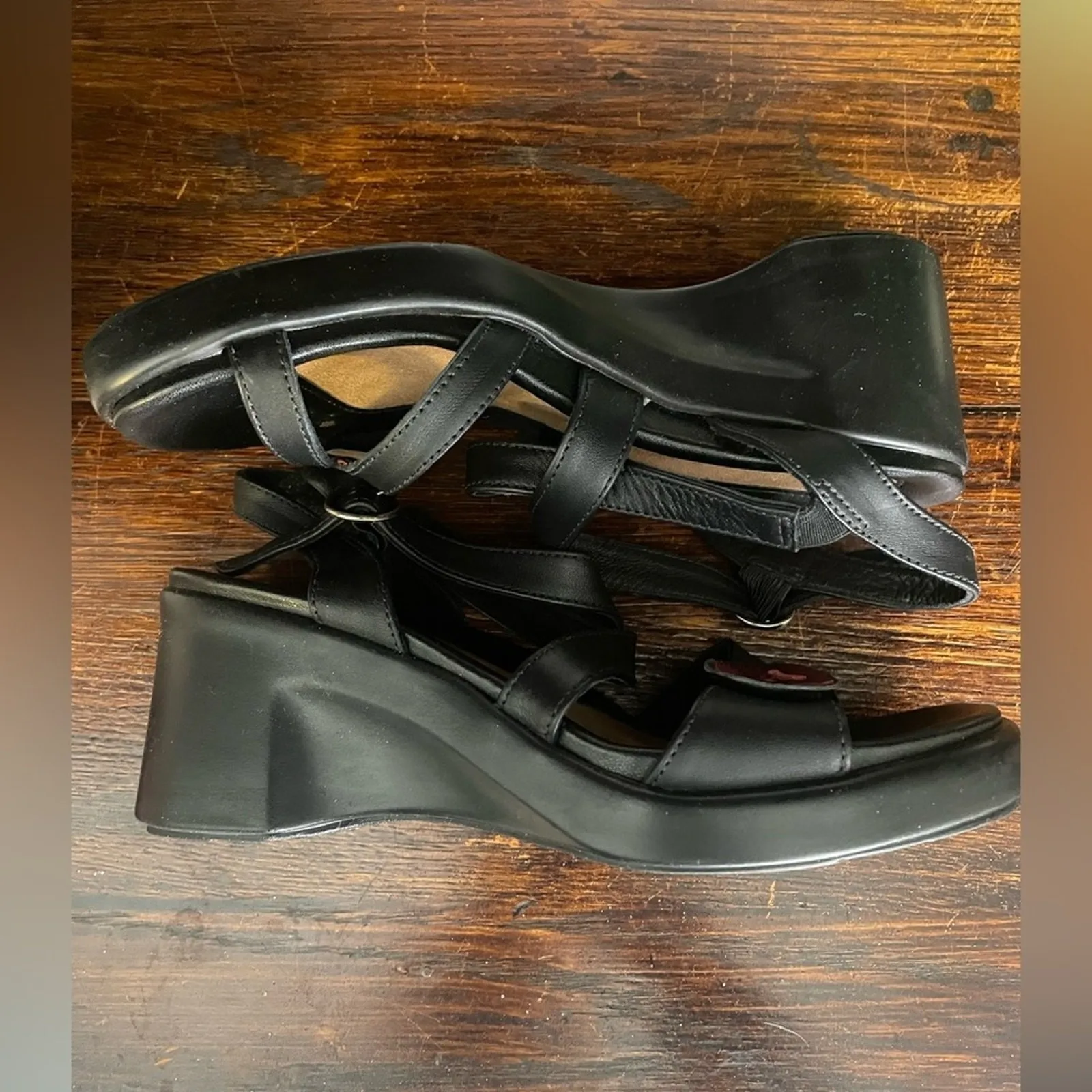 Naot Leather Sandals Wedge‎ Heel Black Strappy Flower Accent Size 36 - Image 3