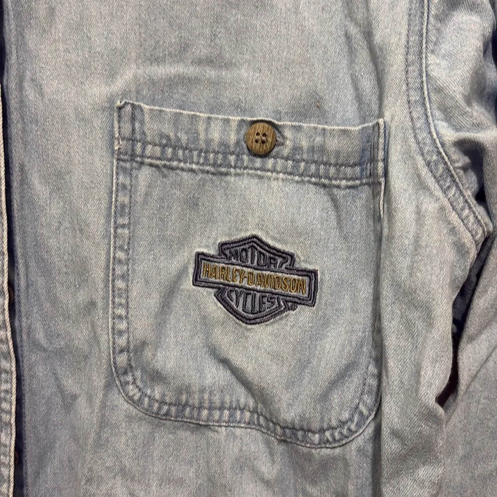 HARLEY DAVIDSON Woman’s Size Medium Denim Button Up Shirt - Image 2