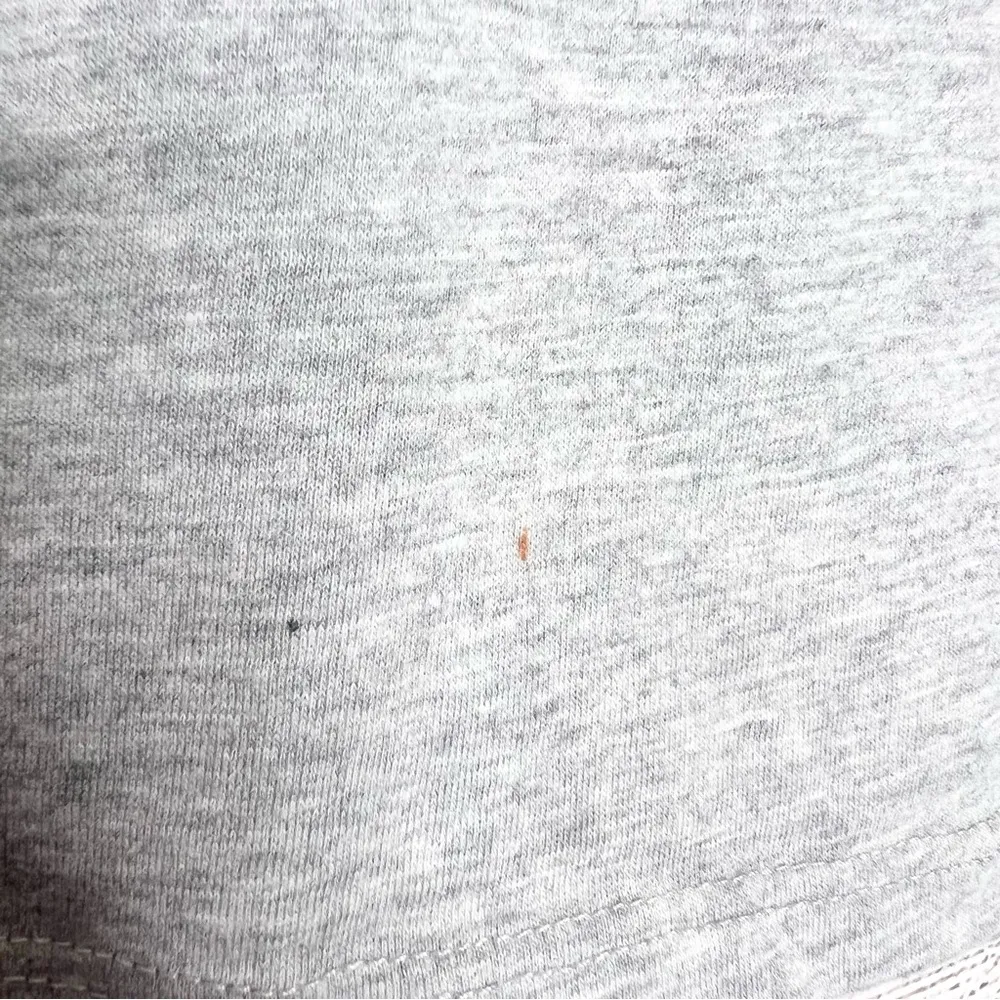 MTV Heather Gray Retro Rainbow Graphic Logo Cropped Tee Size XL - Image 4