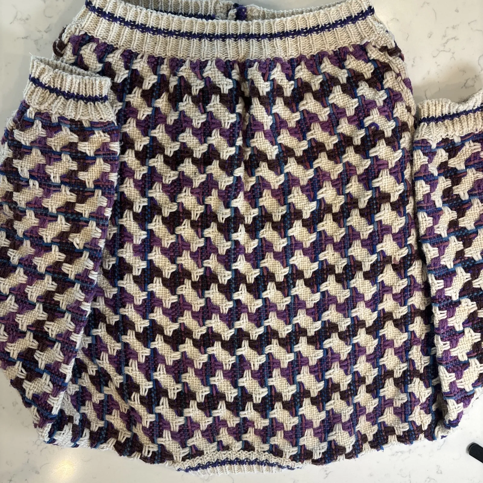 VTG Chunky Handknit Sweater Wood Buttons Ecuador XL Purple - Image 6