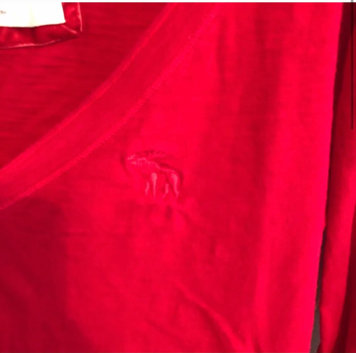 Vneck Basic Red T-shirt - Image 3