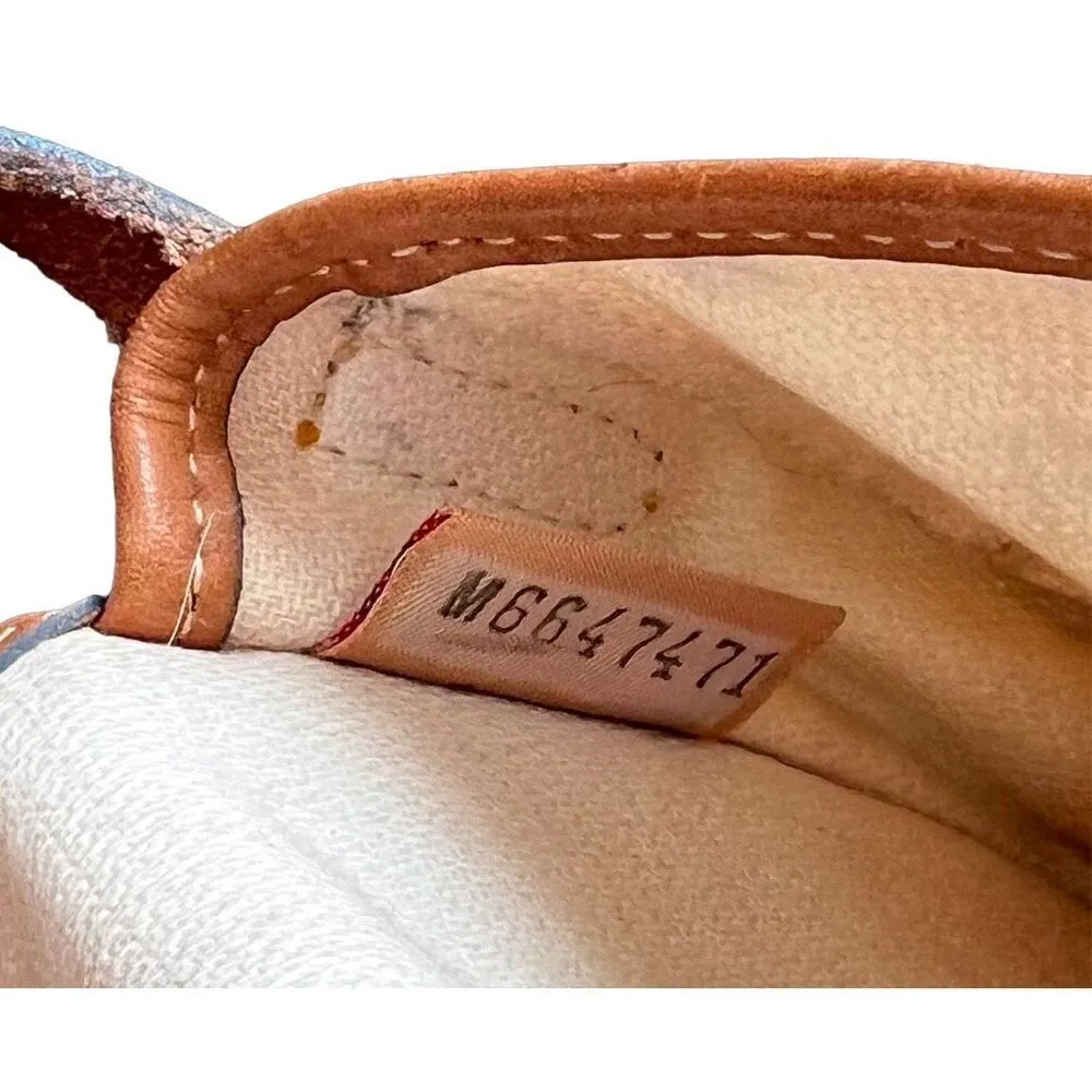 VINTAGE DOONEY & BOURKE HAND OR SHOULDER BAG - Image 4