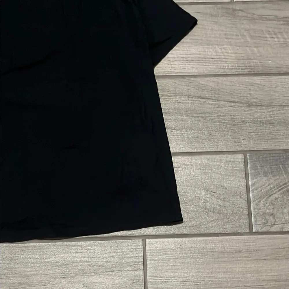 Old Navy Black Short Sleeve Crew Neck Tee - Image 3