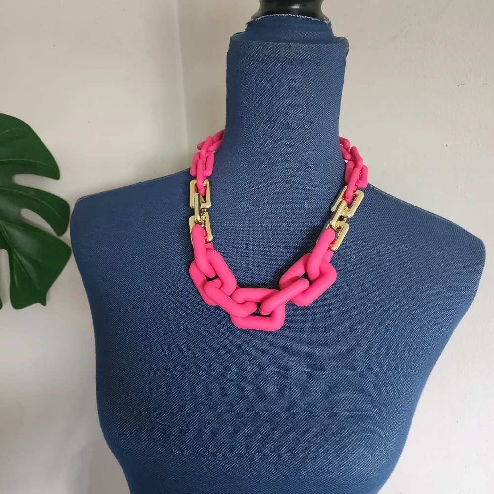 Chunky Pink and Gold Acrylic Rectangle Chain Necklace Set - Image 5