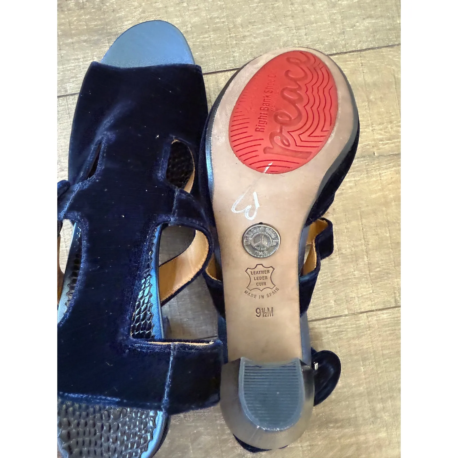 Femme Right Bank Shoe Co Velvet Block Heel Sandals Buckle‎ Peep Toe Blue 9.5M Size 9.5 - Image 10