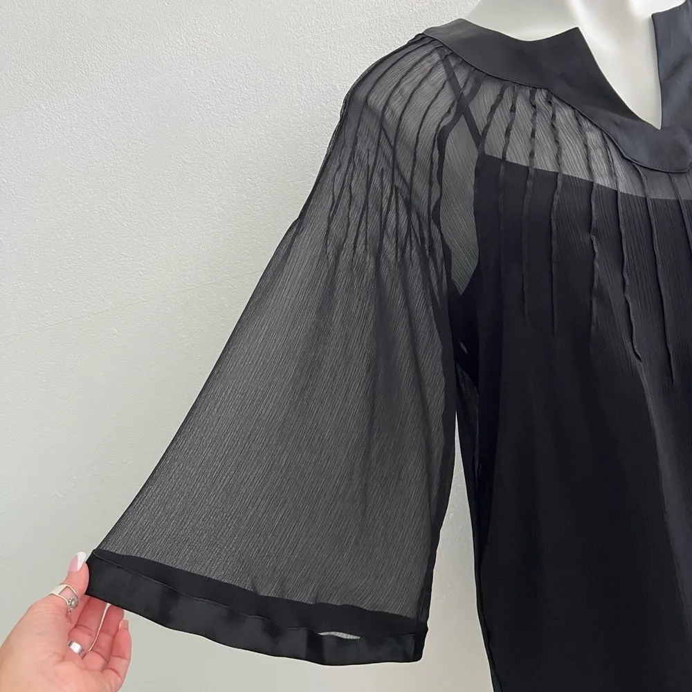 Nicole Miller Pleated Blouse top LARGE Black 3/4 Wide Sleeve V Neck NWOT - Image 5