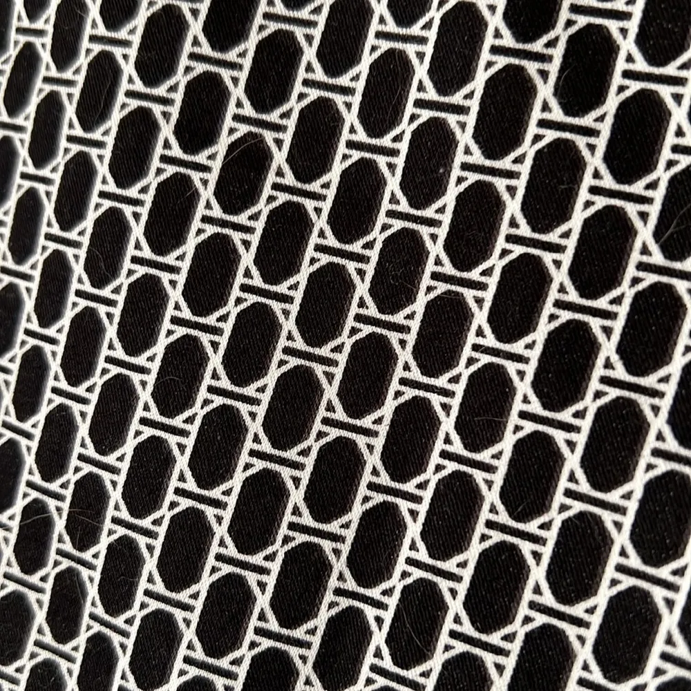 Worthington women’s Modern fit stretchy shorts Sz 8 - Image 2