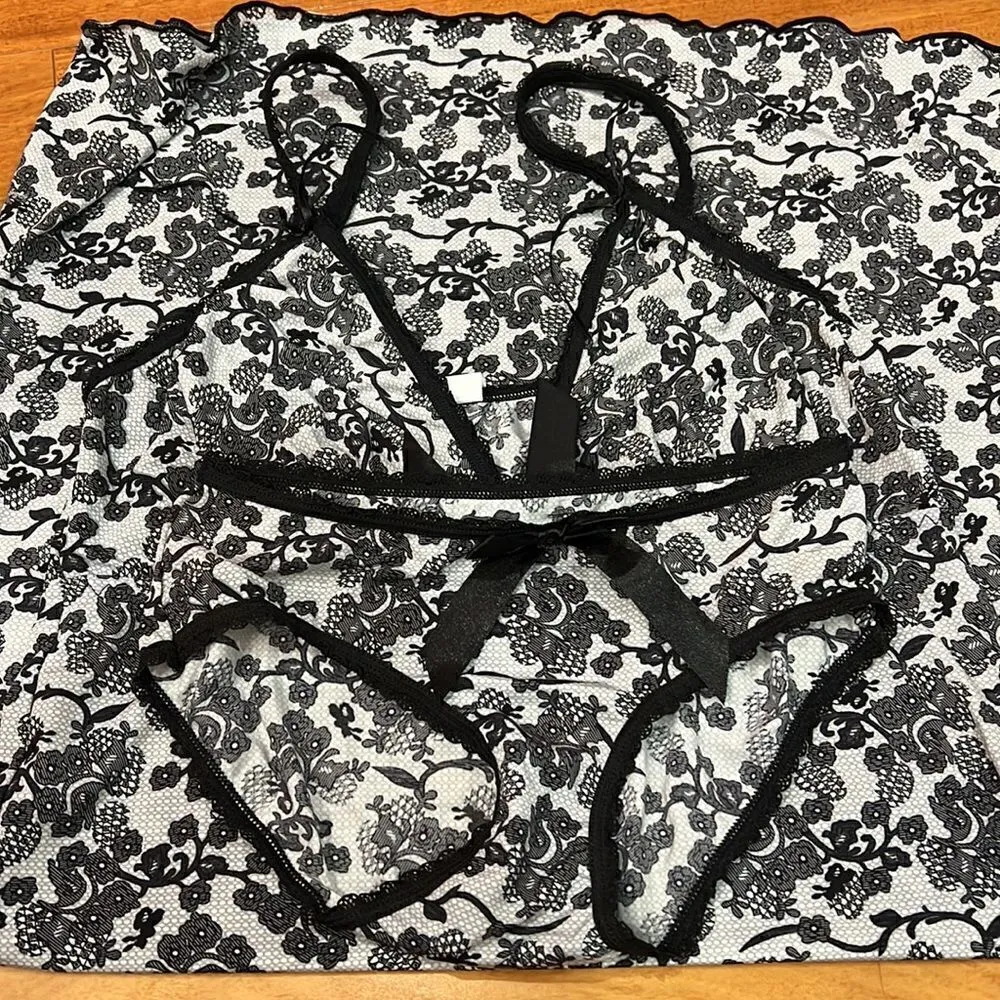 NWOT slips size S Black - Image 6