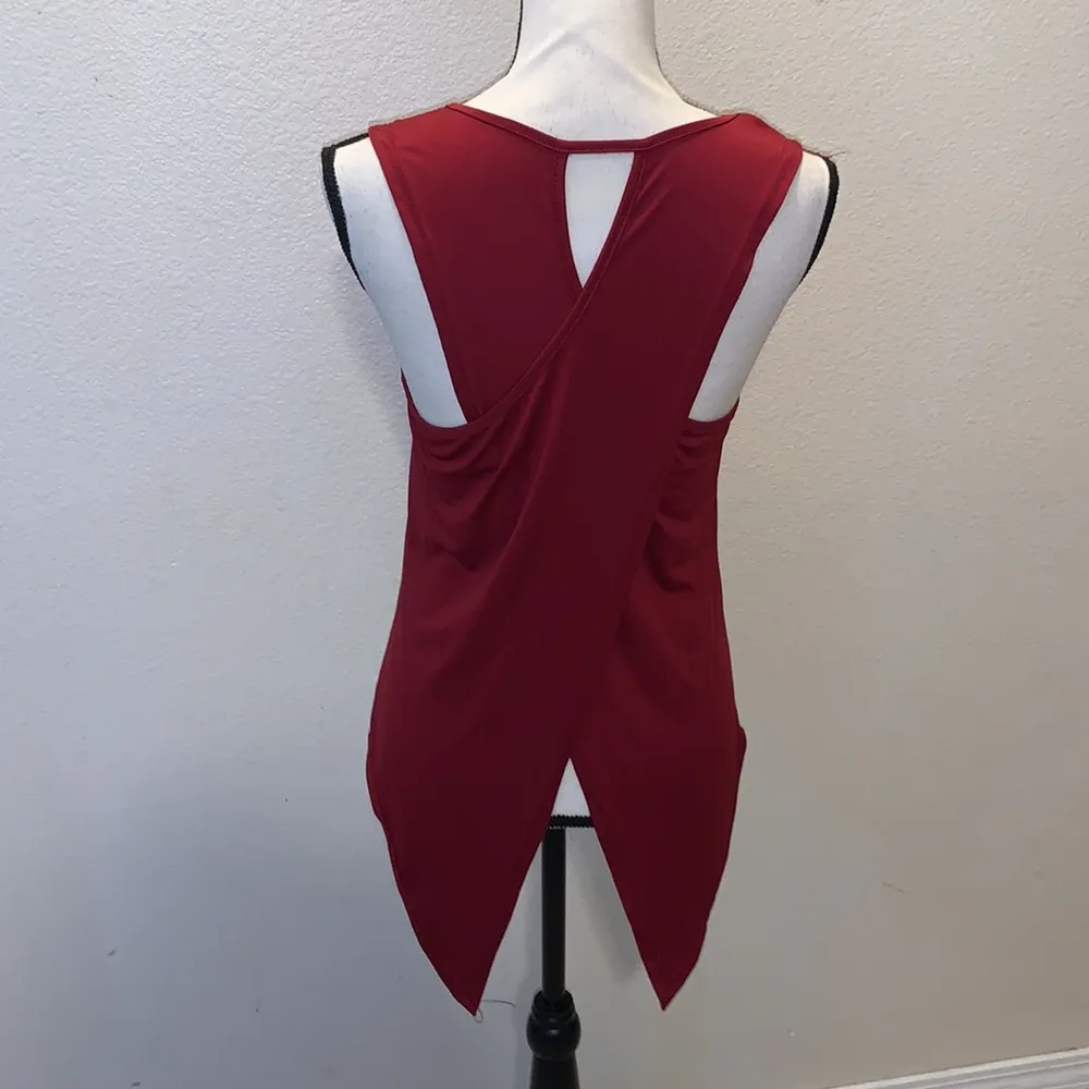 Red sleeveless stretchy open criss cross back athletic shirt - Image 3