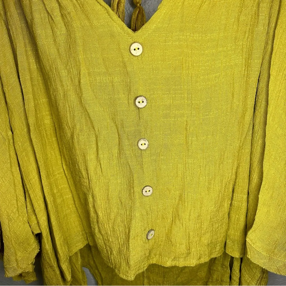 Umgee mustard yellow cold shoulder ruffle sleeve top size large - Image 2