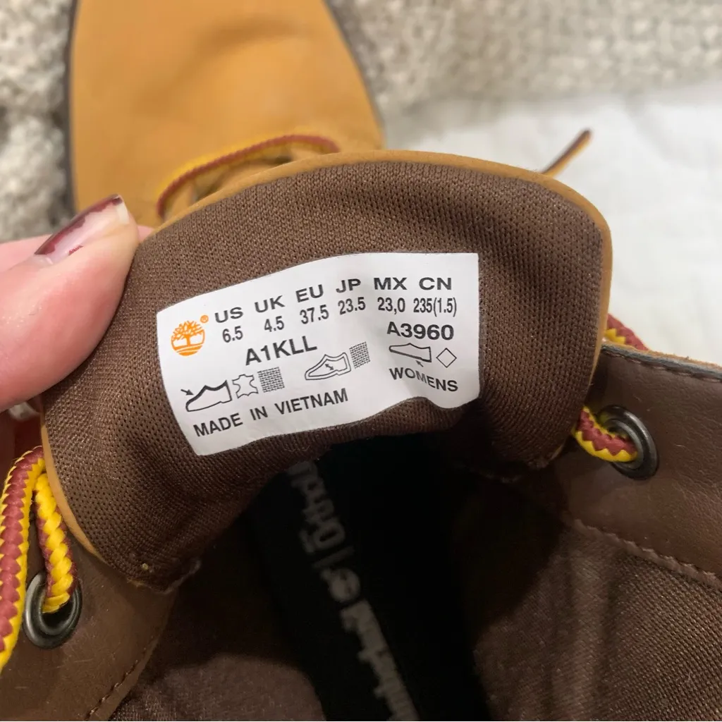 Women’s Timberland Boots size 6.5 - Image 2