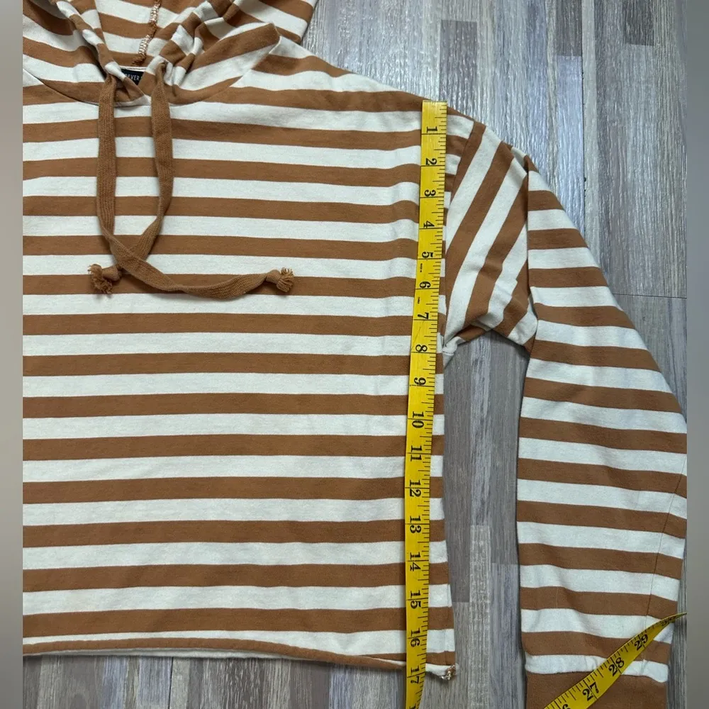 Cropped Hoodie from Forever 21, Size Large - Image 9