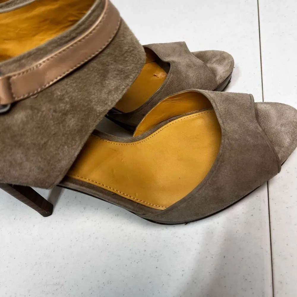 Coach Suede Wexwood Heels Size 8.5 - Image 12
