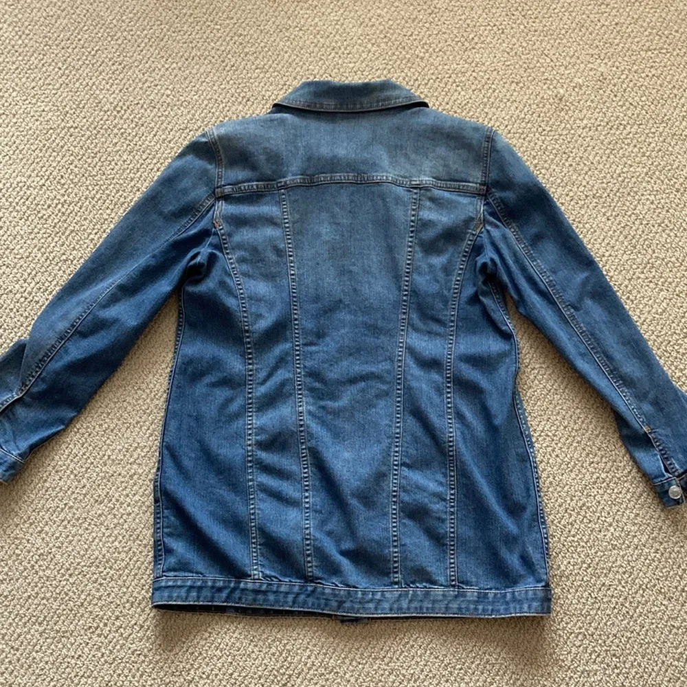 Chico’s Long Denim Jean Jacket Size 8/10 1 Medium Wash Tailored Fit Like New - Image 11