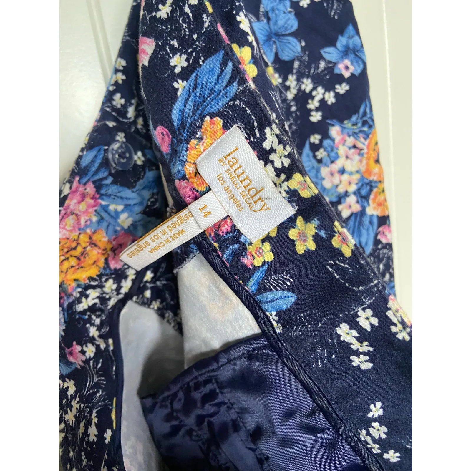 Laundry Womens Pants Size 14 Navy‎ Blue Floral Capris Short Shelli Segal - Image 6