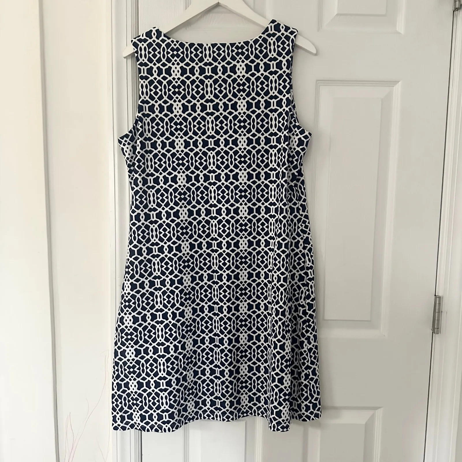 Jude Connally Beth 110 Sleeveless Pullover Shift Dress Blue White Geo Scroll XL - Image 2