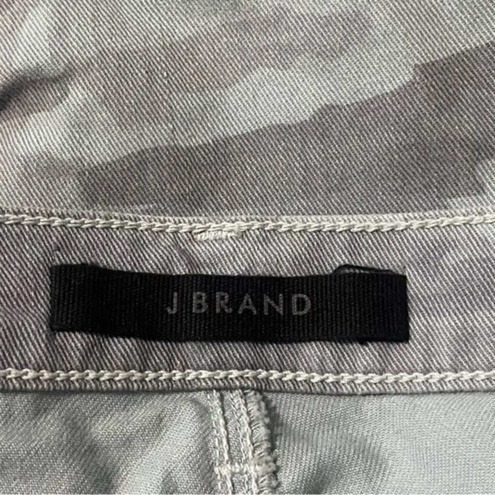 J Brand Women’s Size 27 Light Dakota Green Snow Camo Selena Cropped Jeans - Image 5