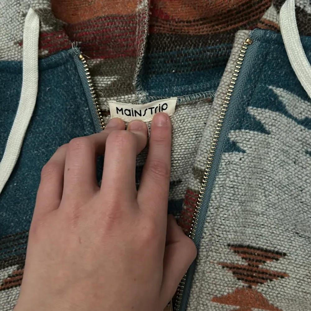 Aztec sweatshirt Size M - Image 2