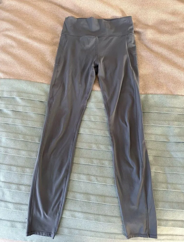 Vuori Studio Pocket Leggings Size Medium - Image 2