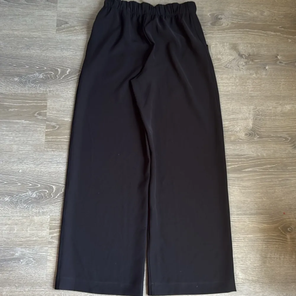 Lululemon Noir Pant *Woven Black 8 - Image 3