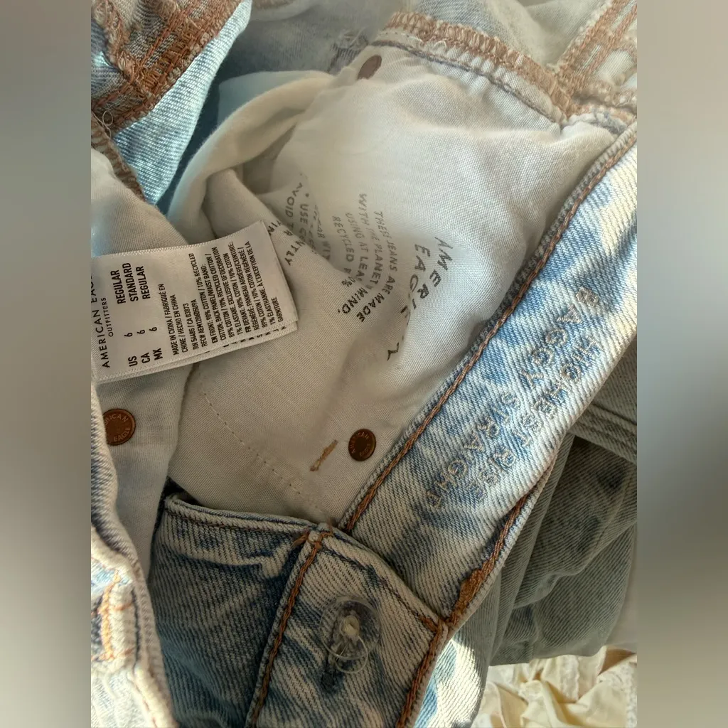 American Eagle Highest Rise Baggy Straight, Light Wash Strigid Jeans, Size 6 - Image 5