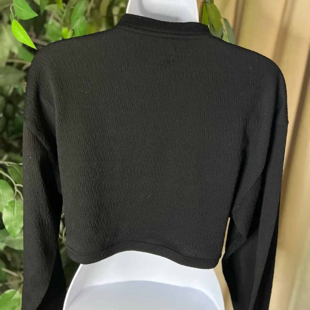 BEACH RIOT Get Away League Rapids Cropped LongSleeve Top Size Medium - Image 5