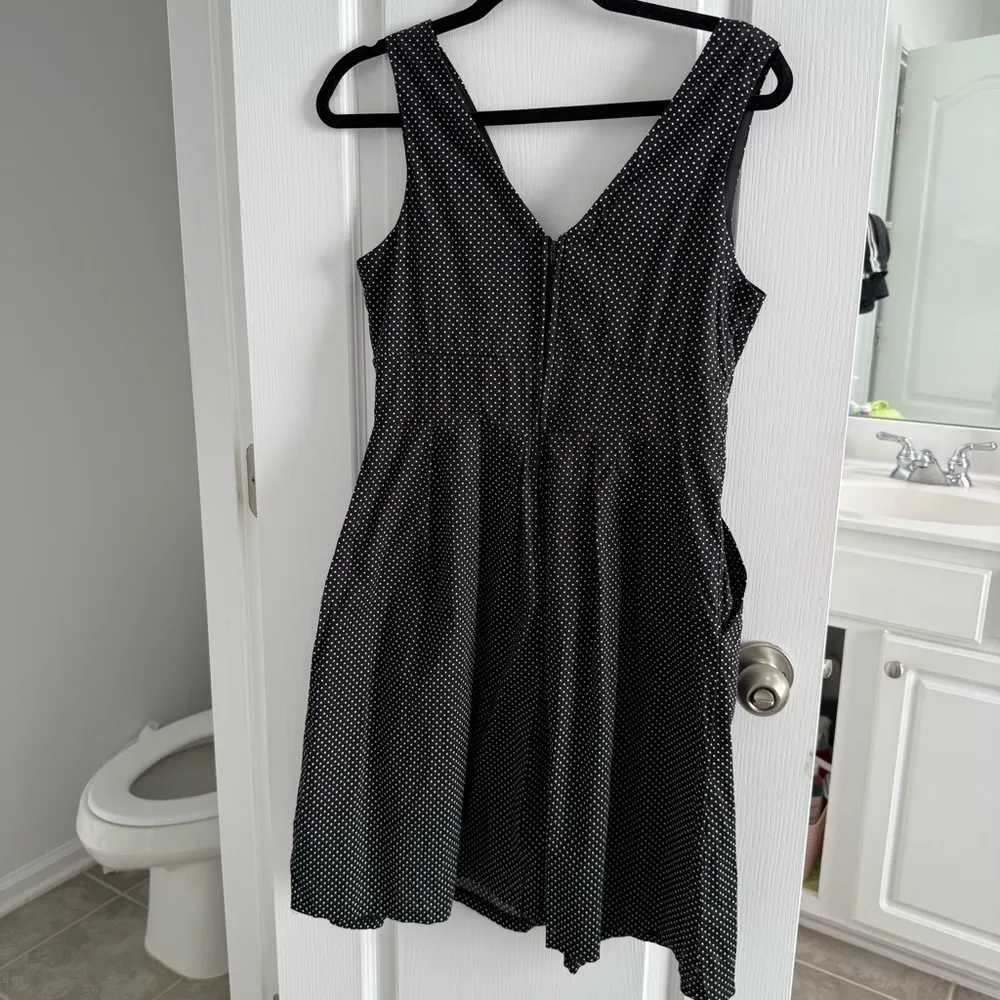 Corey P Black and White Polka dot V neck Sleeveless Dress with pockets Size 10 - Image 2