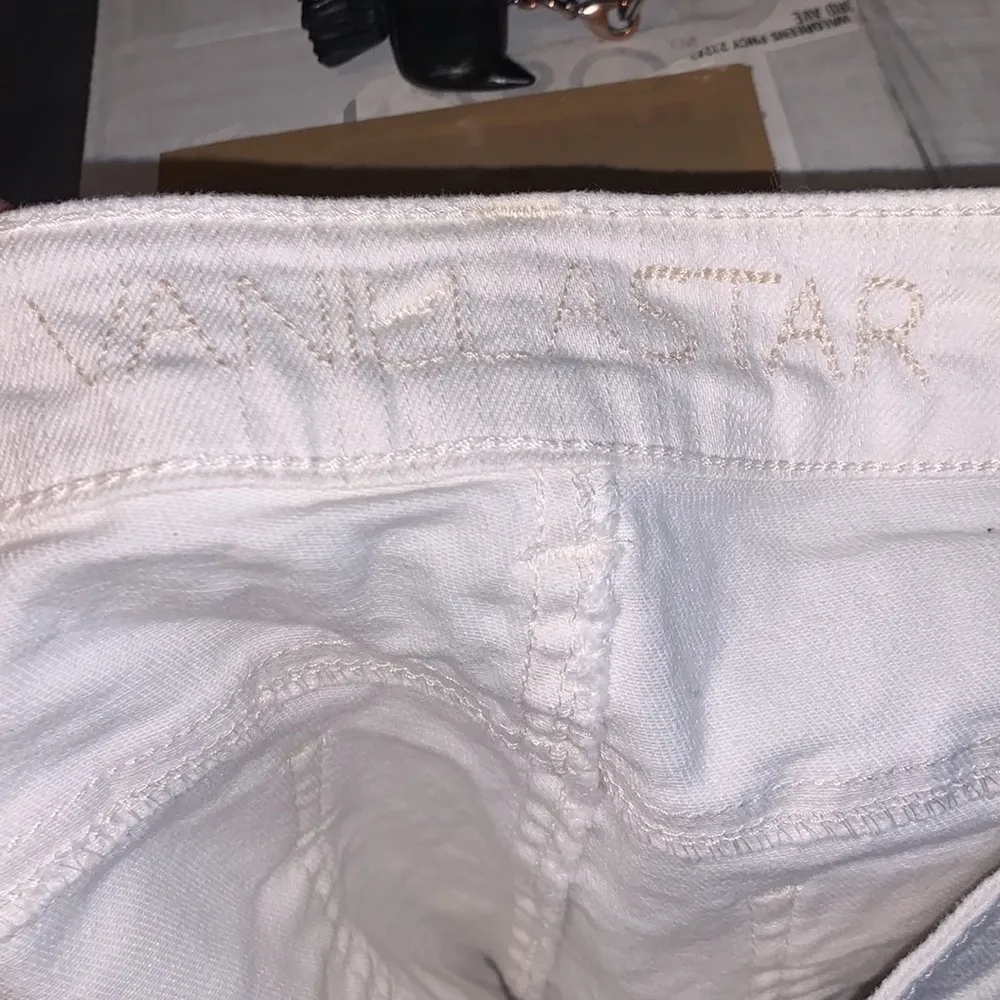 Vanilla Star white lace sides denim summer jean shorts - Image 4