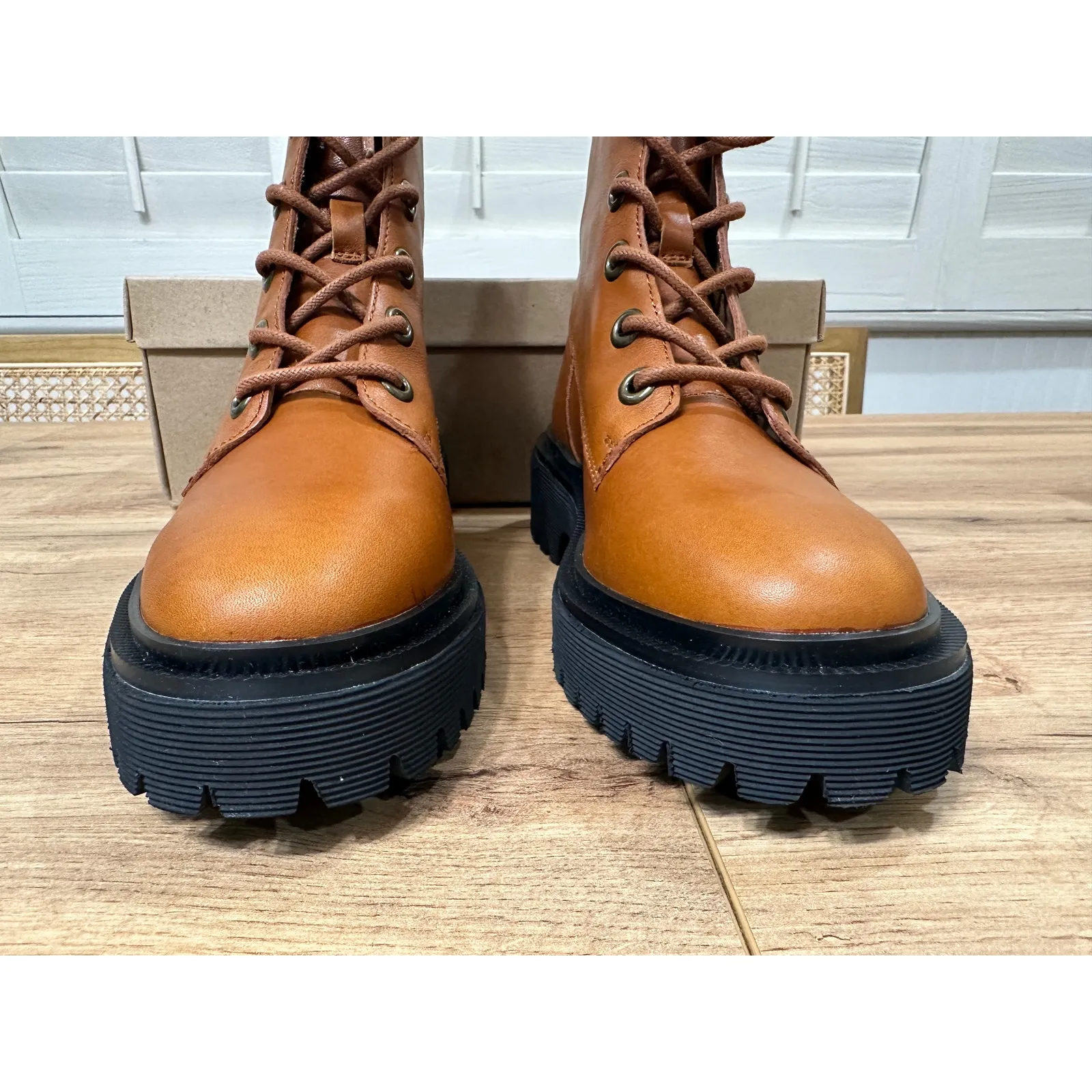 Madewell The Rayna Lace-Up Boot English Saddle Leather Size 5.5 NIB Combat Boot - Image 8