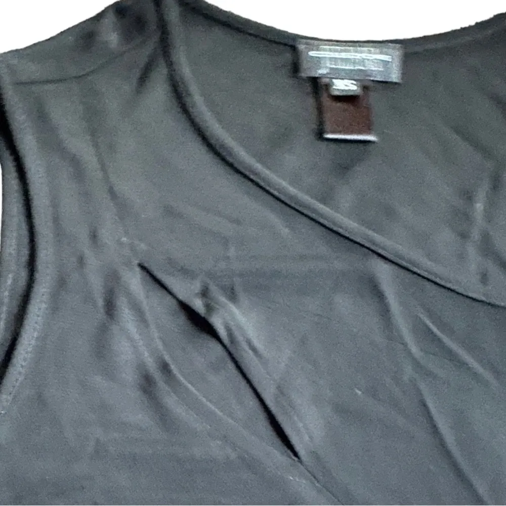 Julianna Collezione Black Minimalist Top with Slit Size XS - Image 5